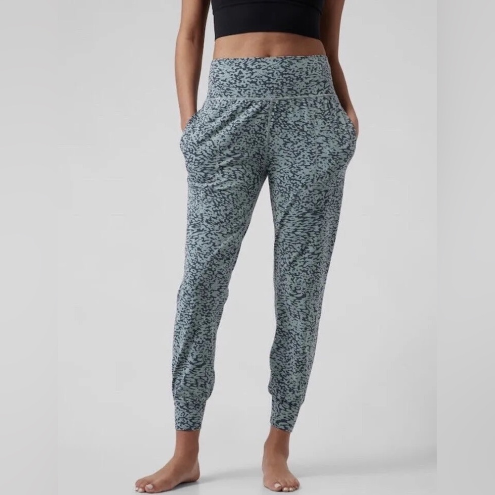 Athleta Salutation Jogger Minimalist Ocelot Spot Blue XXS
